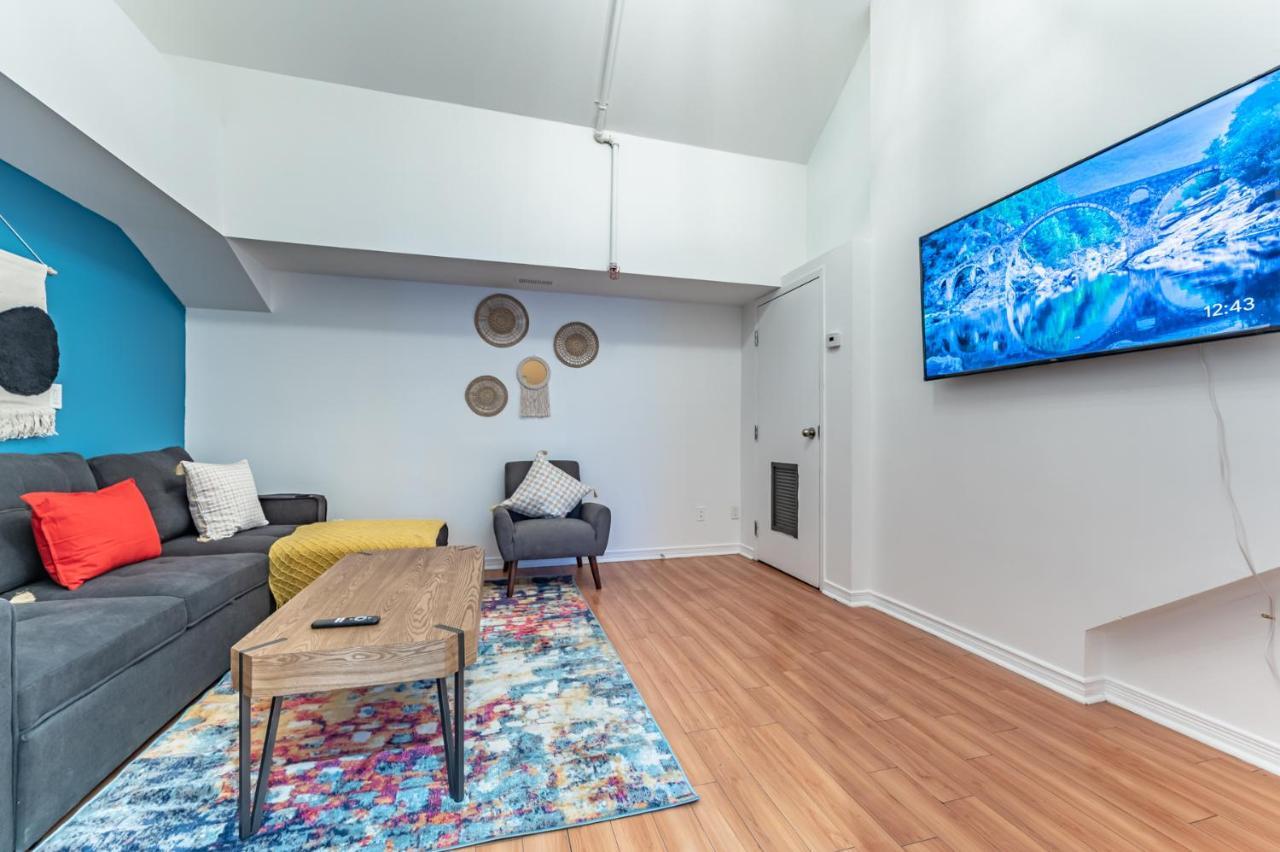Kensington Place Apartments Торонто Экстерьер фото