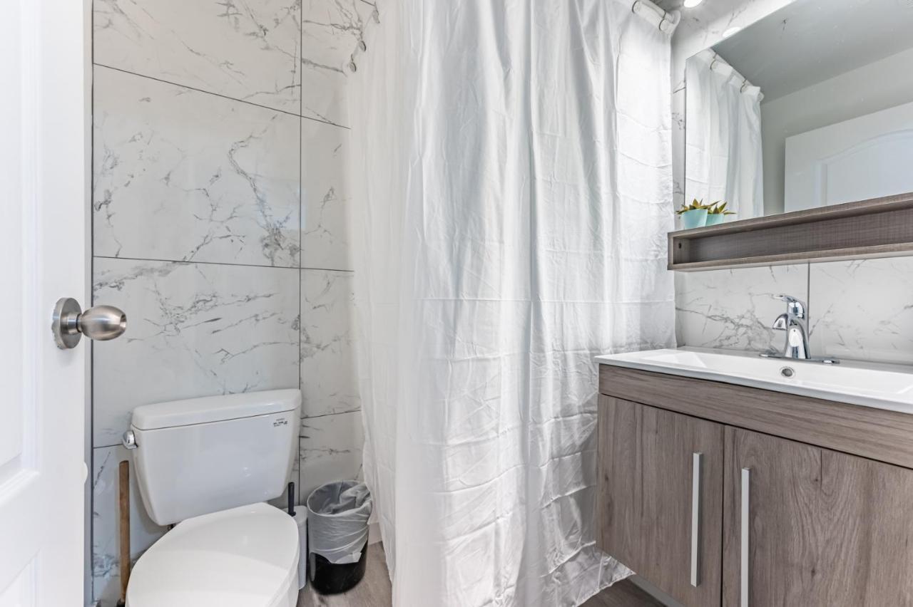 Kensington Place Apartments Торонто Экстерьер фото