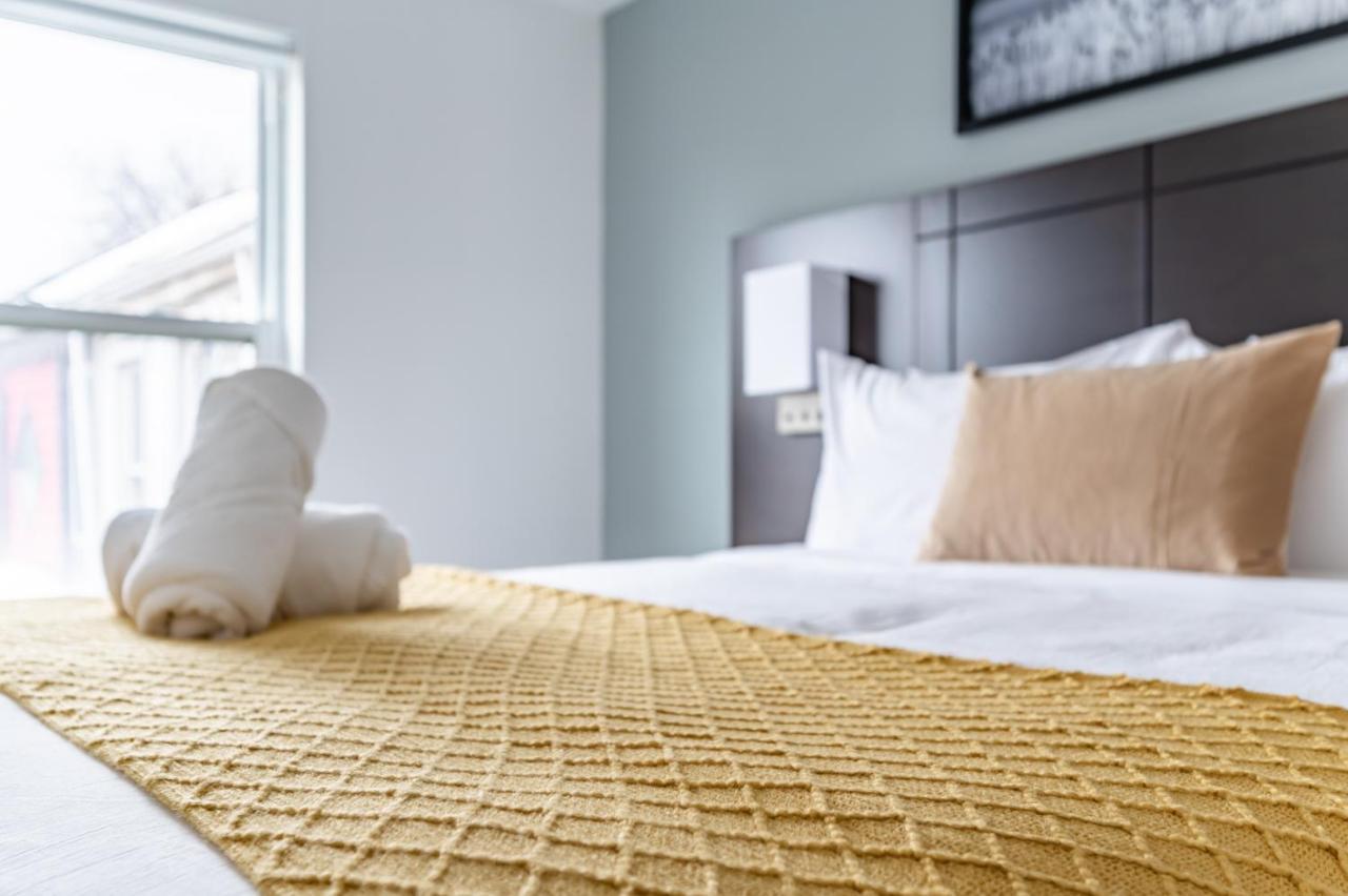 Kensington Place Apartments Торонто Экстерьер фото